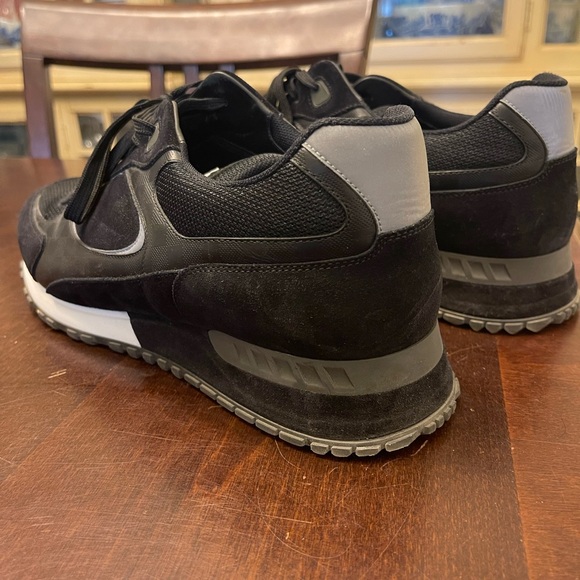 Mens Authentic Louis Vuitton Run Away Sneaker! Size 9.5! - Picture 5 of 11